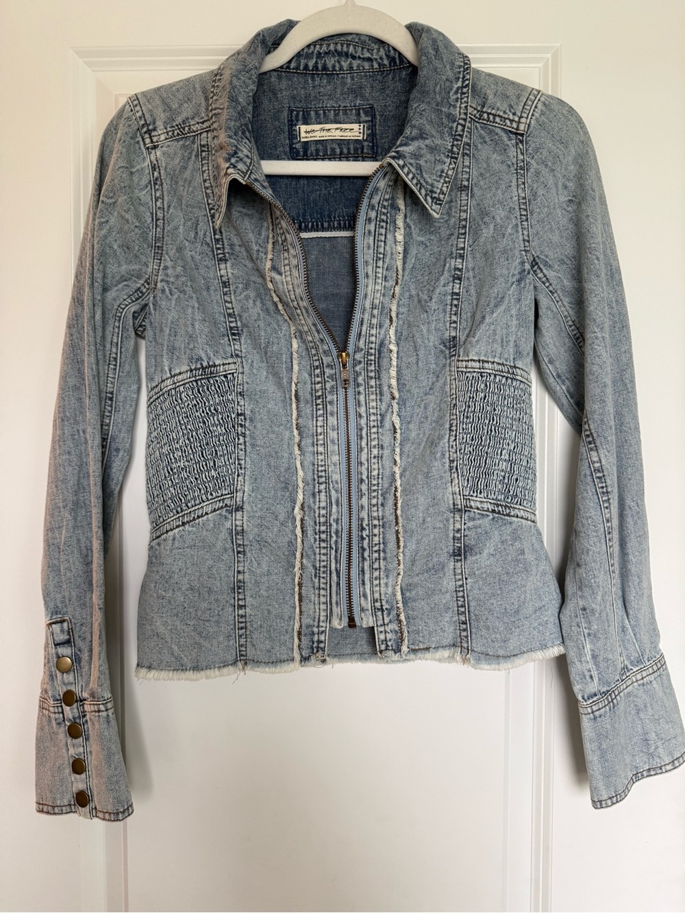 NWOT We The Free Cinched Waist Light Blue Denim Jacket with Zip Front XS NWOT